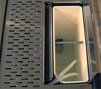 An image of Quickmill Anita's 3-liter water tank 