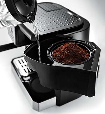 An image of DeLonghi BCO430's water reservoir, which features a carbon filter